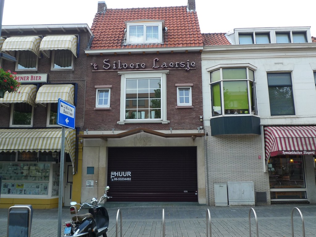 Voorgevel winkelruimte Broersvest 135A